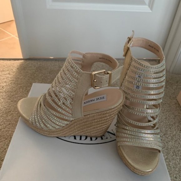 Ladies Dresses, Shoes (MK, C Santana, Kenneth Cole Reaction and Purses (D&B) - Picture 2 of 8